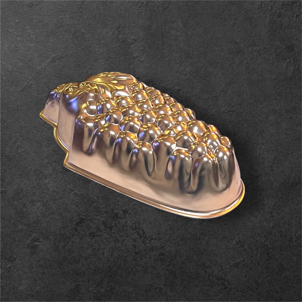 70s Grapes Metal Jello Mold Vintage Copper Colored Grapes Vintage Farmhouse - Picture 5 of 10